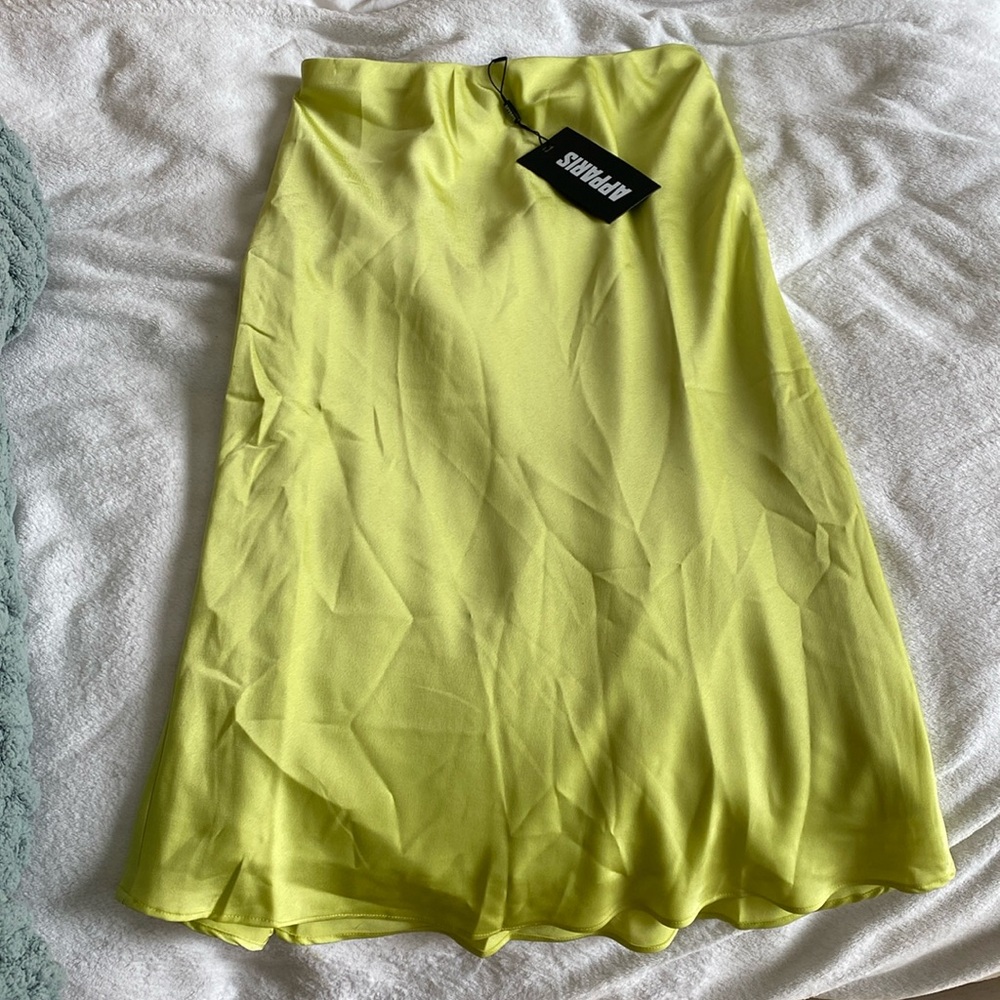 NWT Apparis maxi skirt in lime green